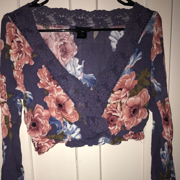 Very pretty blouse from Wet Seal - Picture 1 of 3